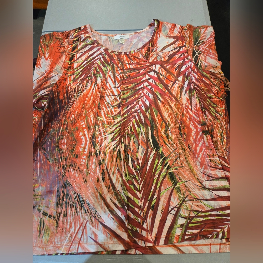 CJ Banks Multicolor Leaf Pattern Top (5c23)